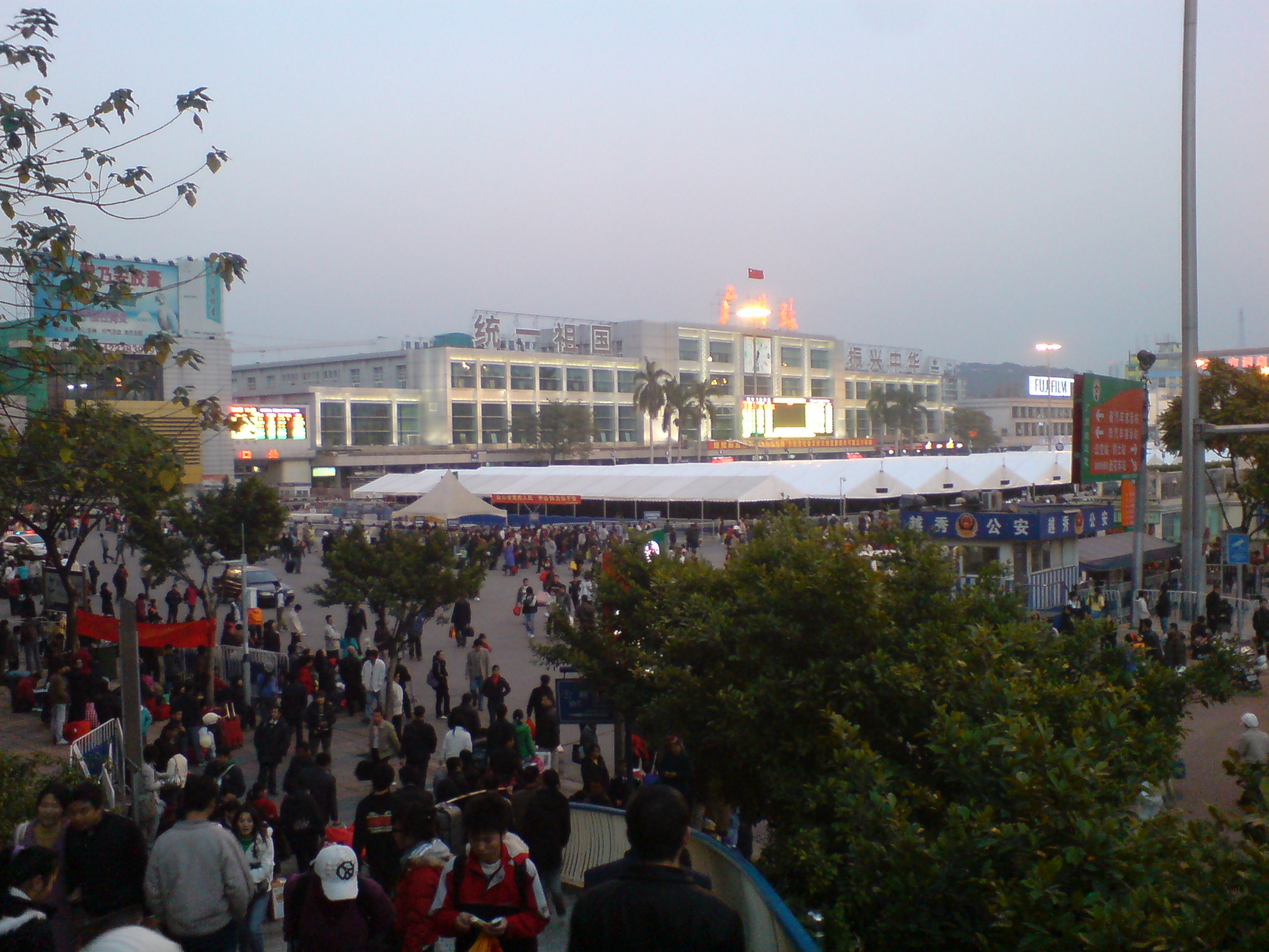 Crowded railway station during Chunyun